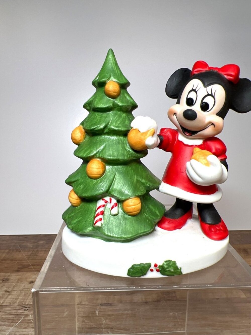 VTG Disney Minnie Mouse Christmas Figurine With Tree Ceramic Holiday Decor 1983
